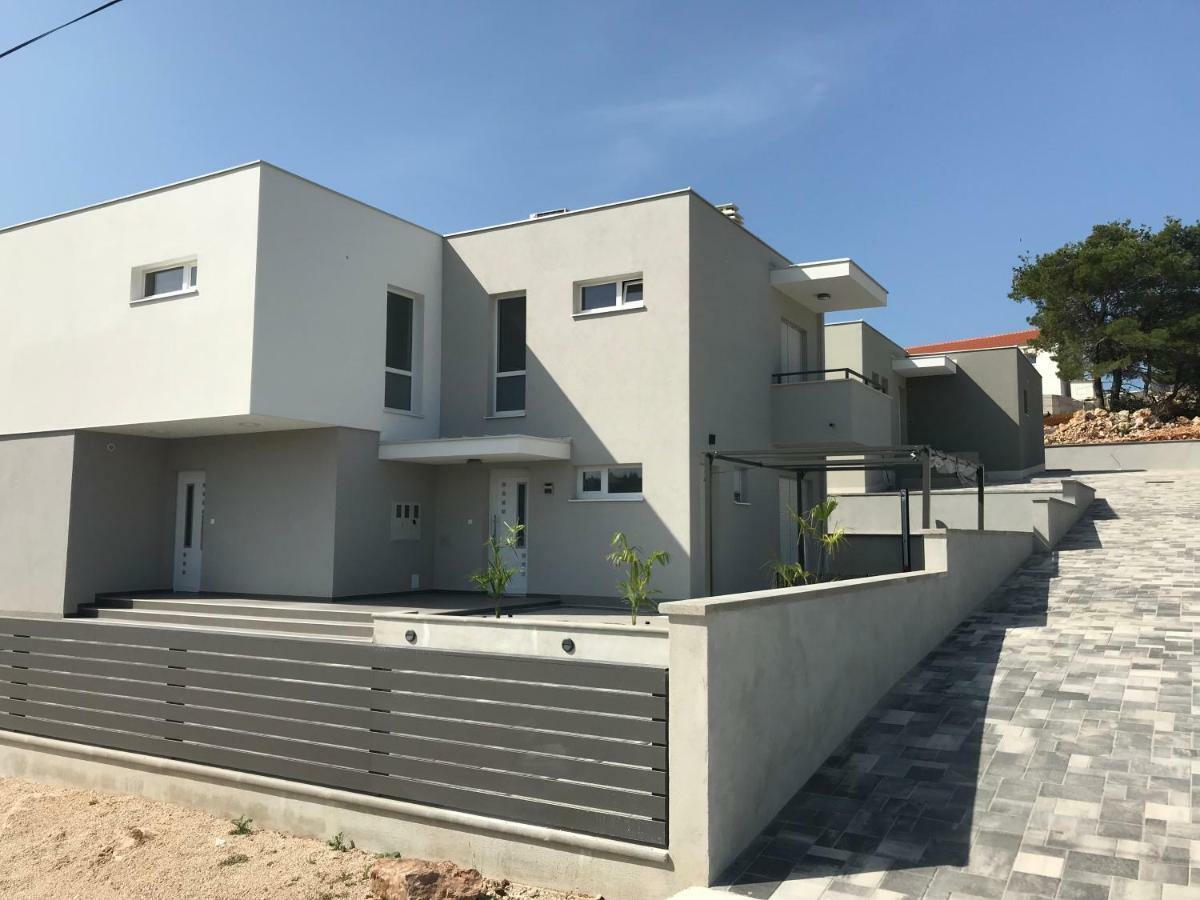 Villa Miggelangelo Tisno Luaran gambar