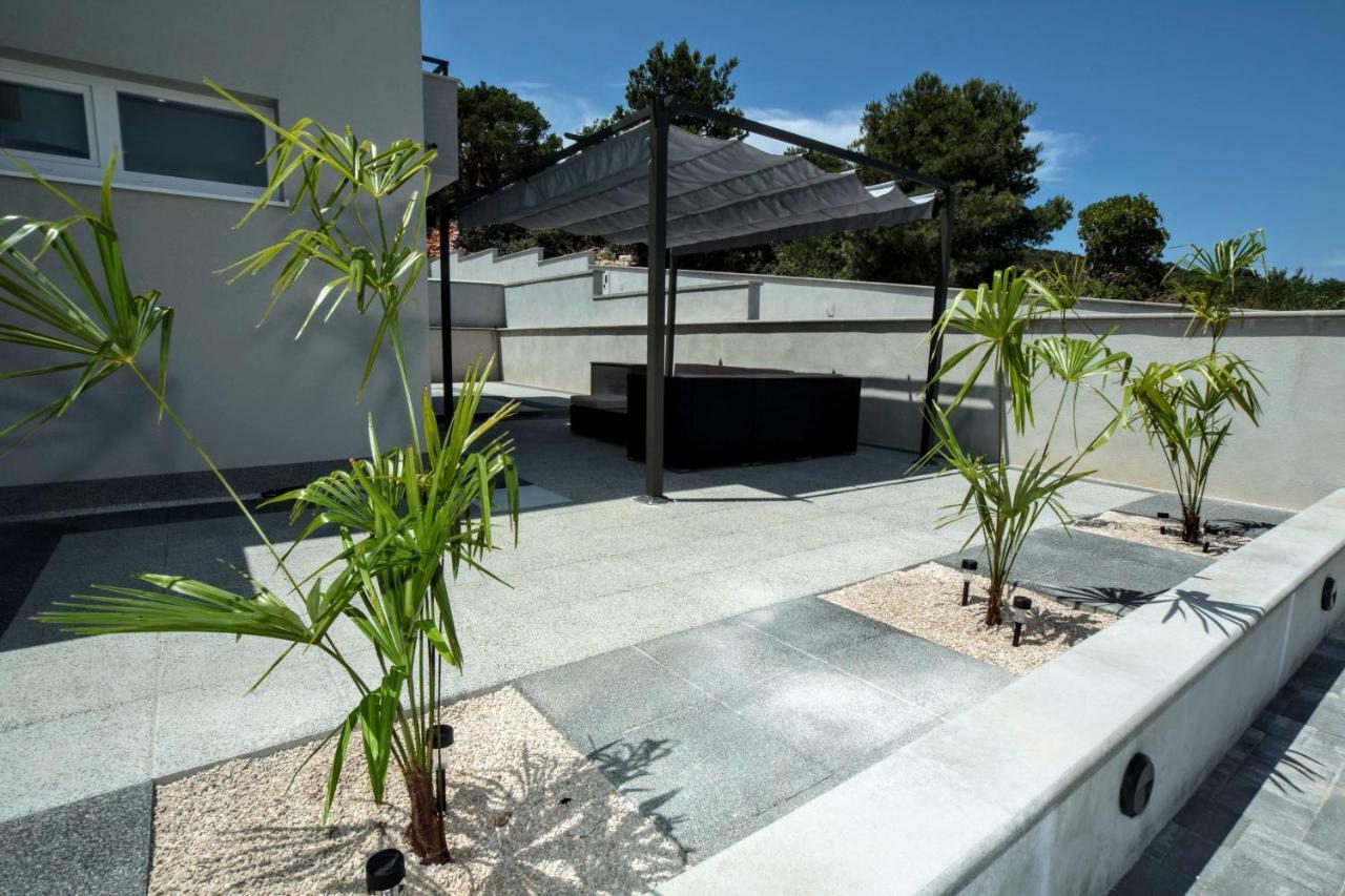 Villa Miggelangelo Tisno Luaran gambar